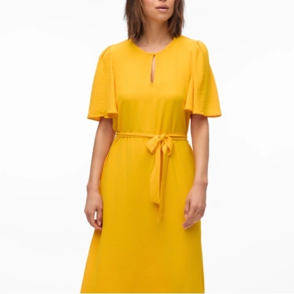 🆕Glamour Bell Sleeve Yellow Dress Size 8🆕